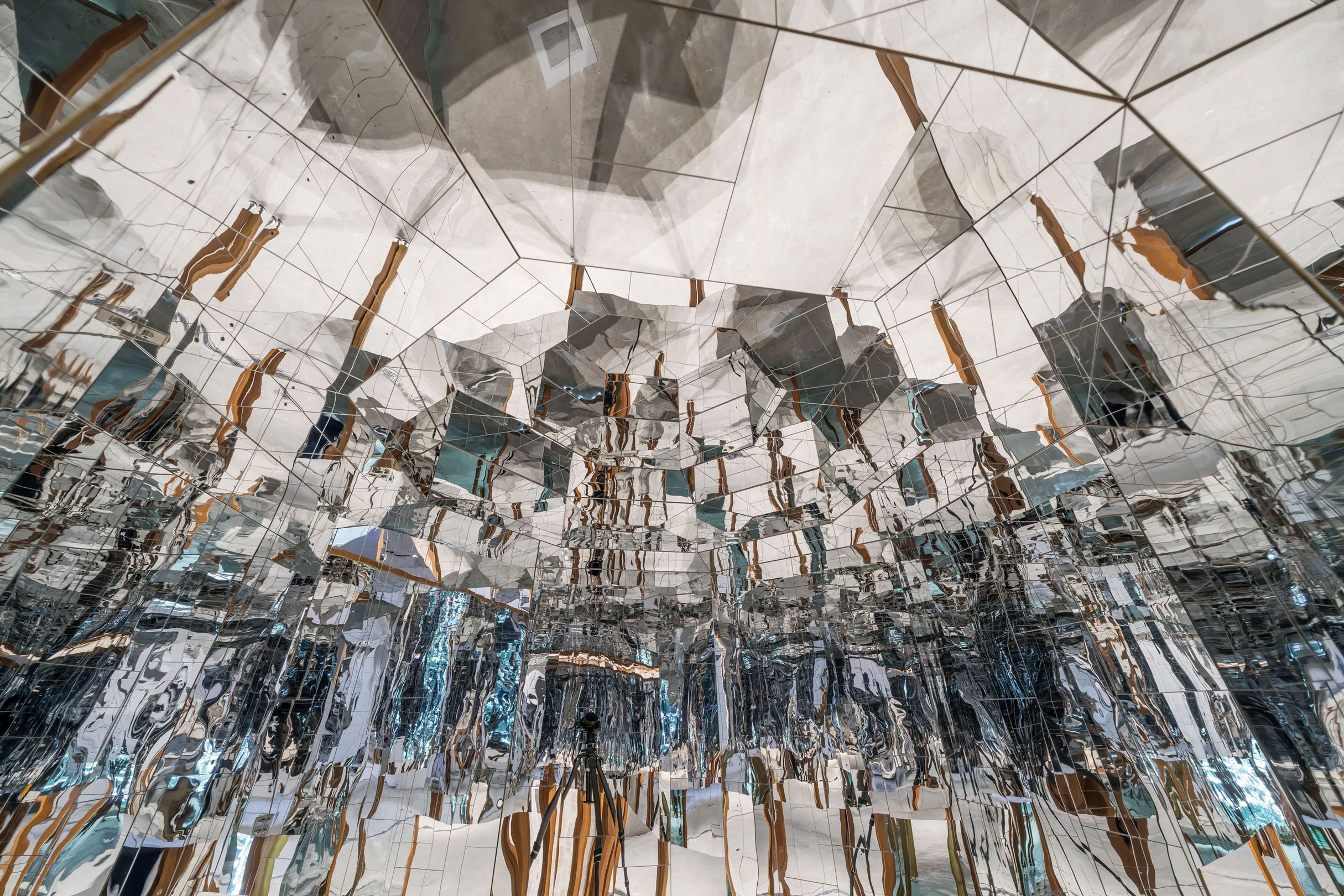 CAWA 亚洲女性艺术联结— A major survey of Lee Bul, “Lee Bul: From